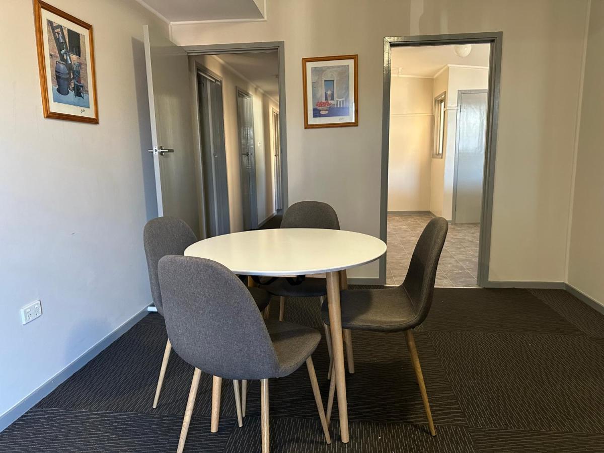 Copper City Motel Кобар Екстериор снимка