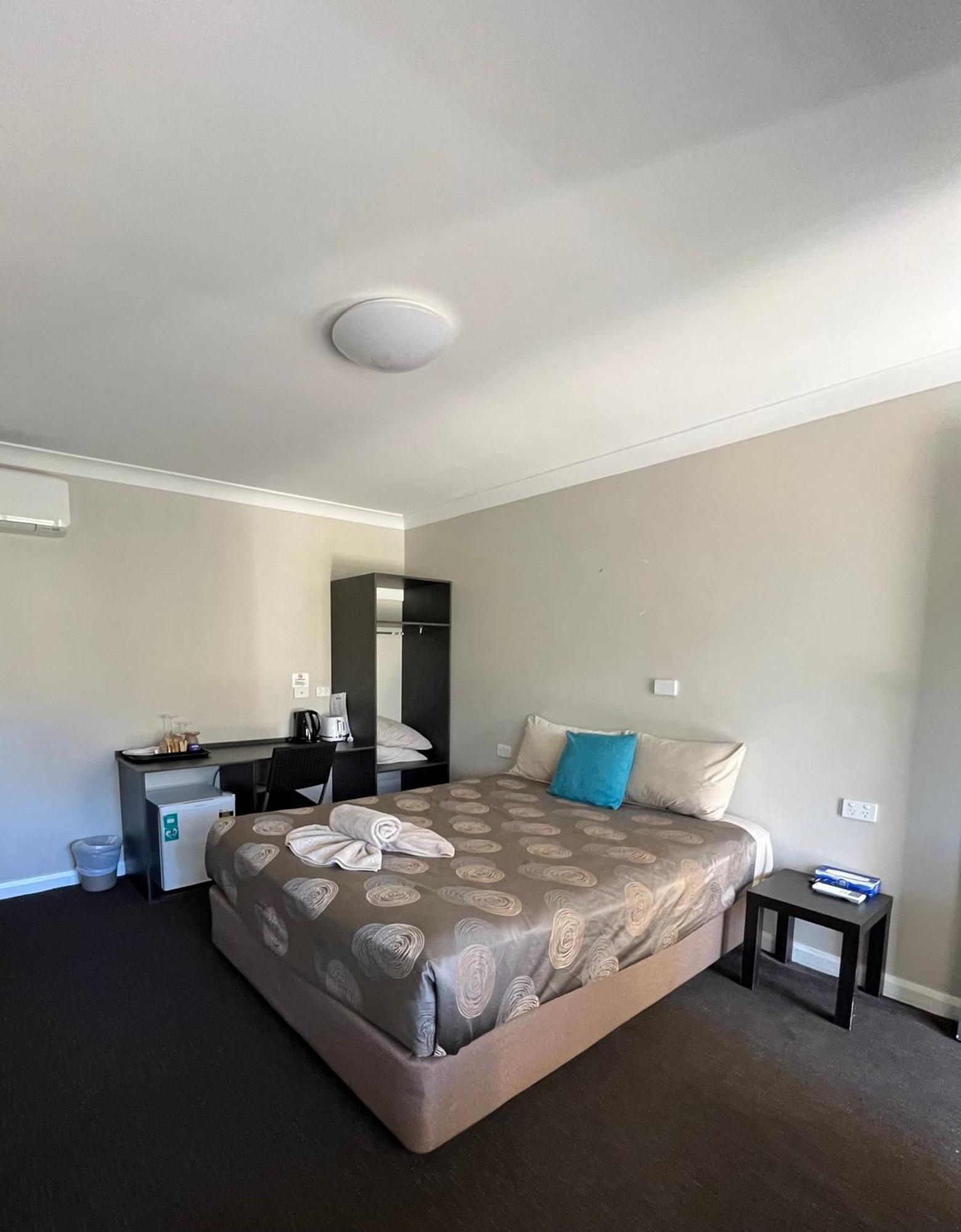 Copper City Motel Кобар Екстериор снимка