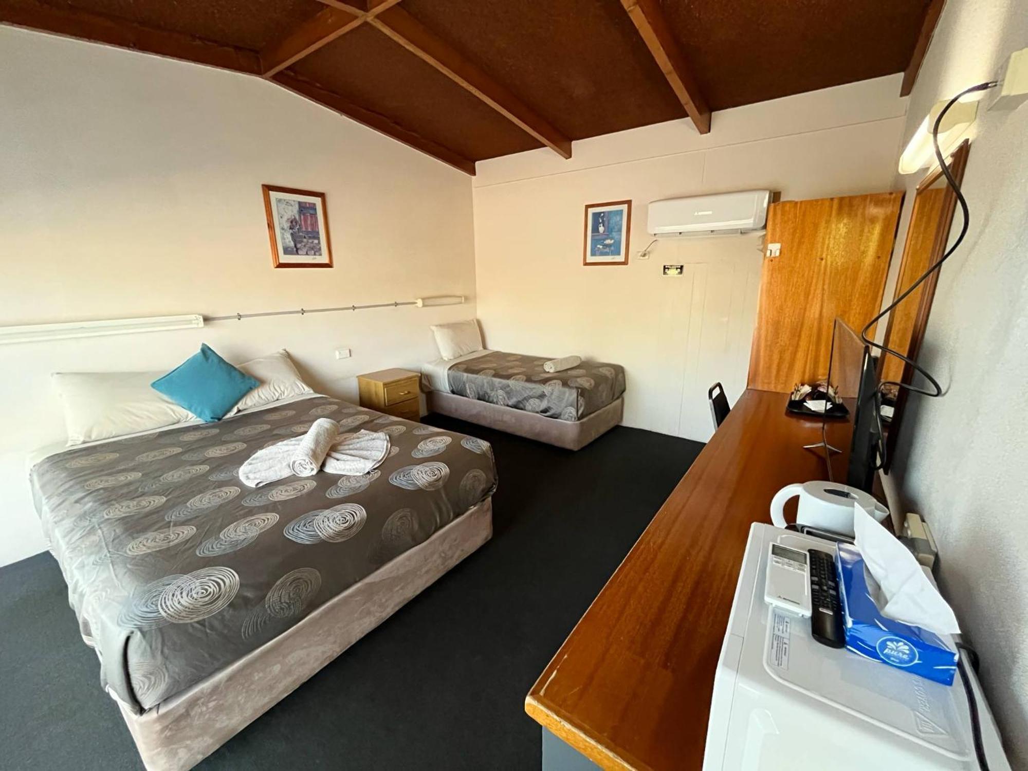 Copper City Motel Кобар Екстериор снимка