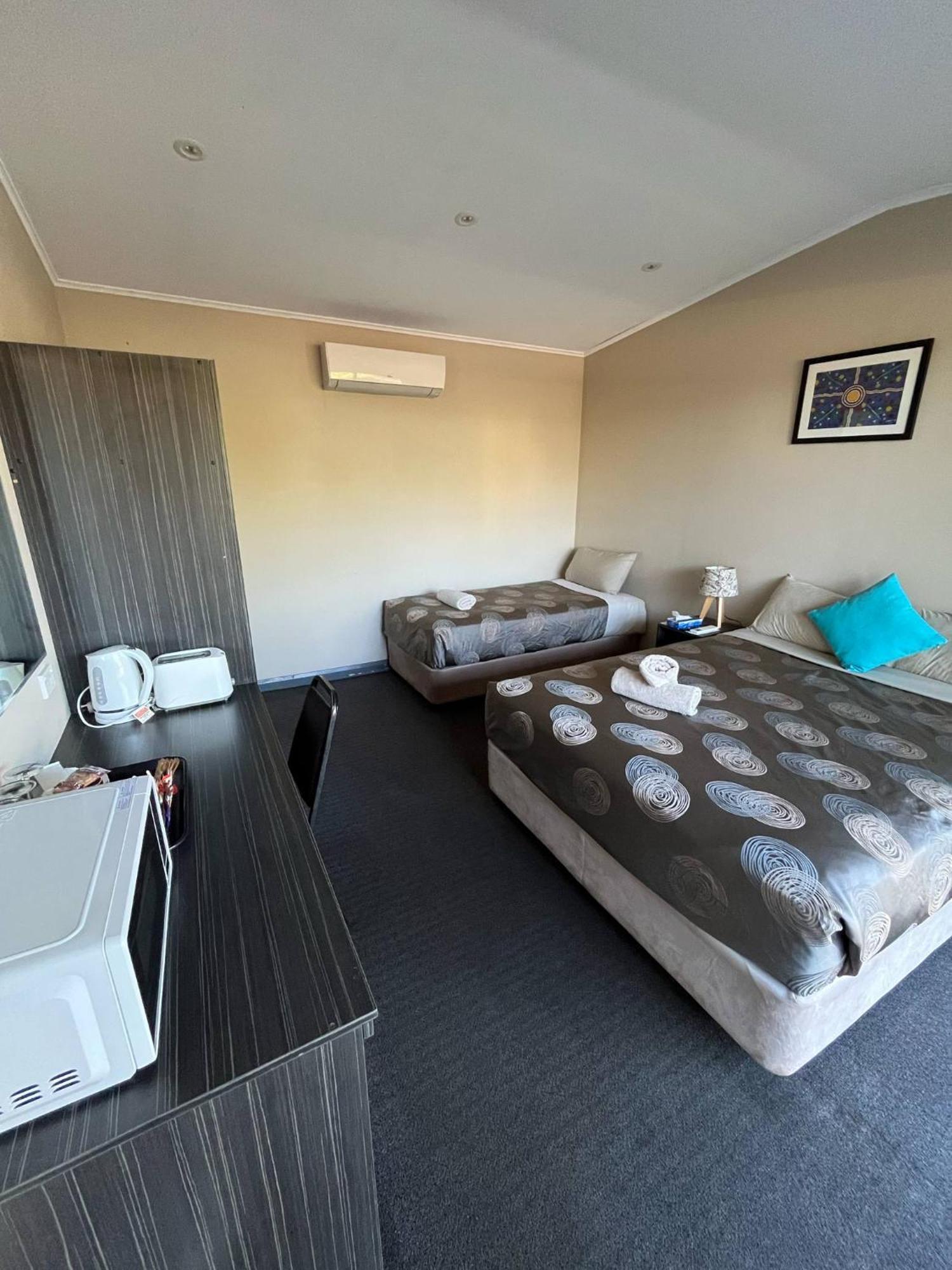 Copper City Motel Кобар Екстериор снимка