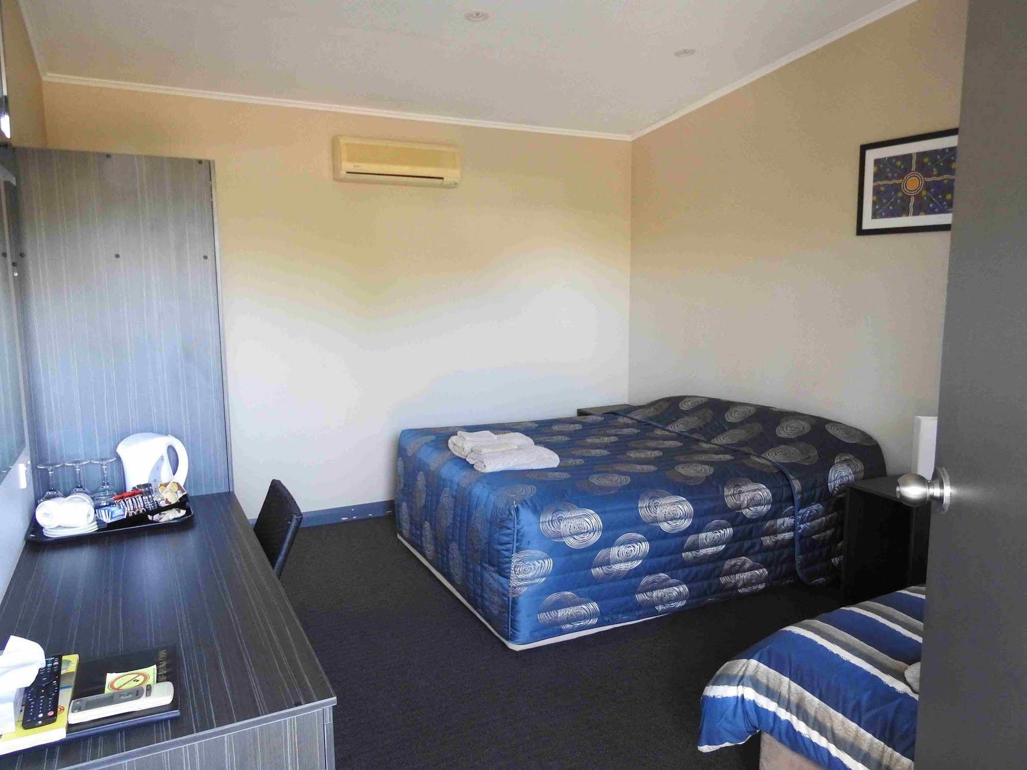 Copper City Motel Кобар Екстериор снимка