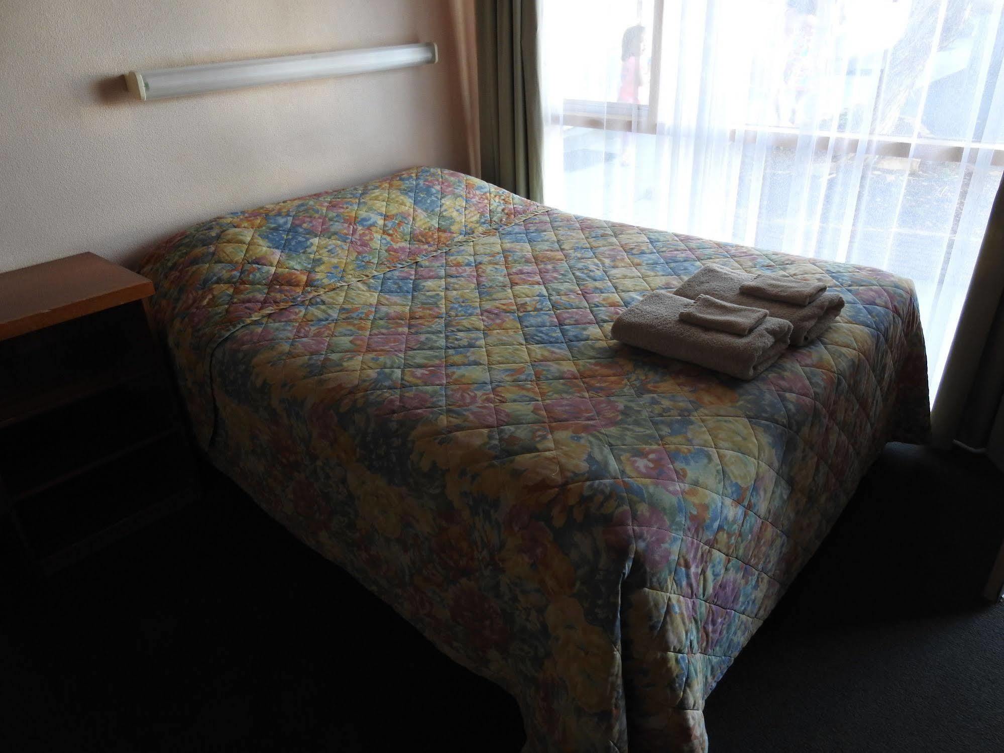 Copper City Motel Кобар Екстериор снимка