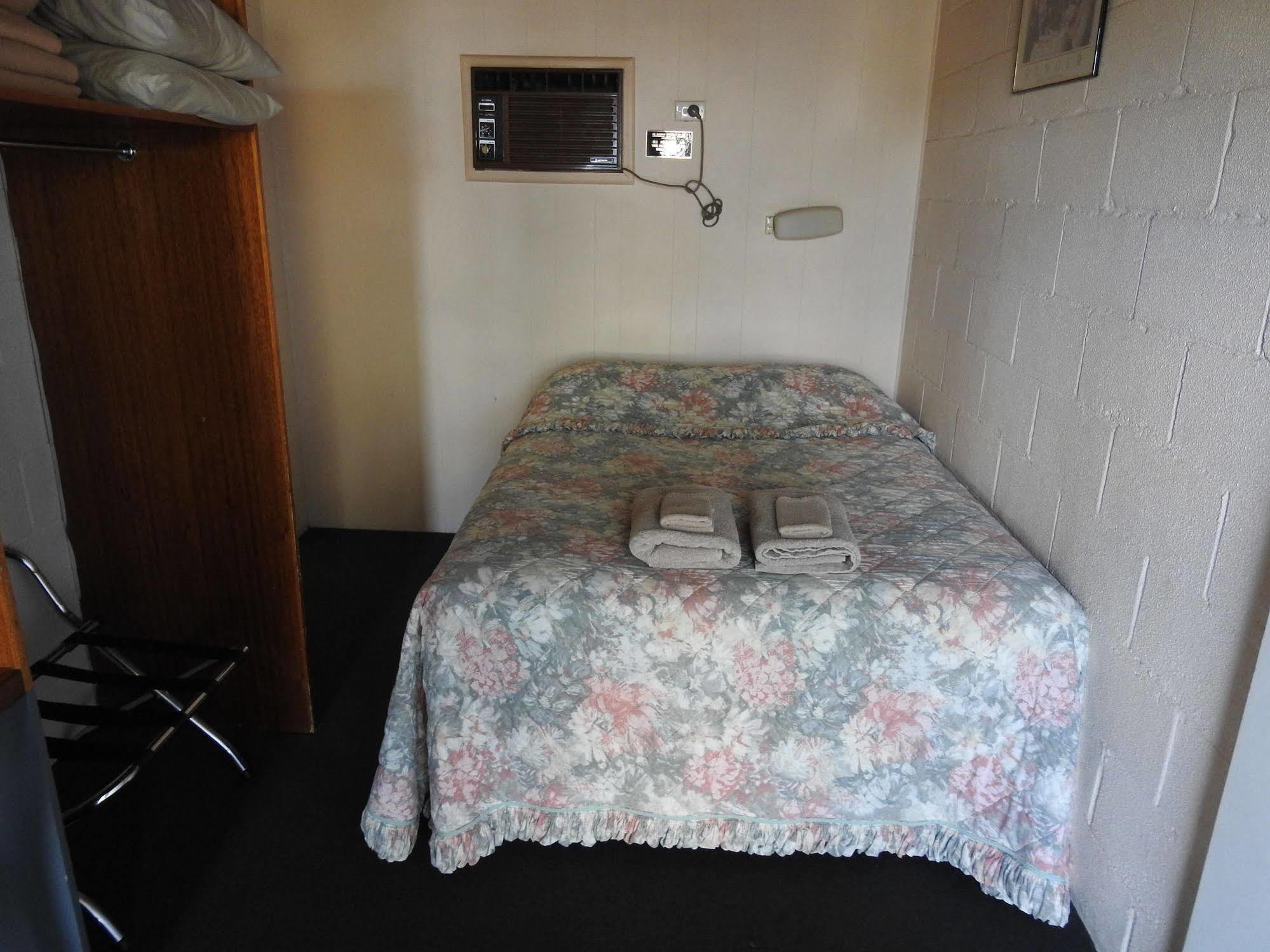 Copper City Motel Кобар Екстериор снимка